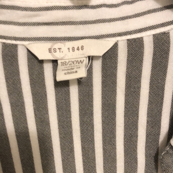 Button down shirt - Picture 2 of 4